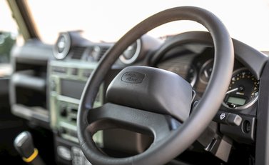 Land Rover Defender 90 Heritage Hard Top 11