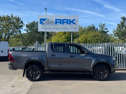 Toyota Hilux 2.8 D-4D Invincible X Pickup Double Cab 4dr Diesel Auto 4WD Euro 6 (s/s) (2 3