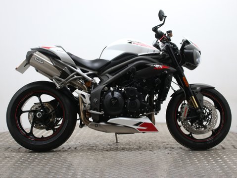 Triumph Speed Triple 1050 SPEED TRIPLE 1050 RS 