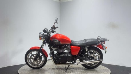 Triumph Bonneville SE 2013 7K NEW MOT INCREDIBLE CONDITION CUSTOM NAKED BIKE 865CC 4