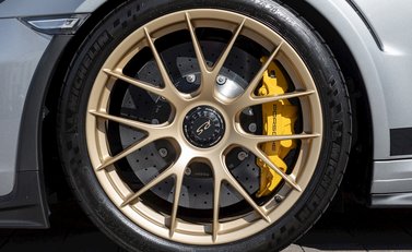 Porsche 911 GT3 RS Weissach (991.2) 10