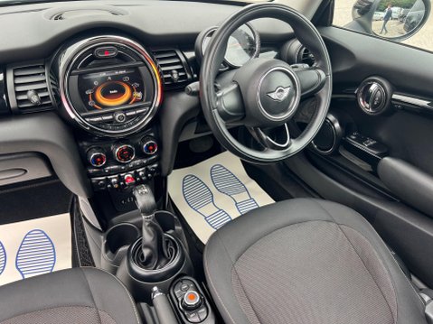 Mini Hatch 1.5 Cooper Auto Euro 6 (s/s) 3dr 21