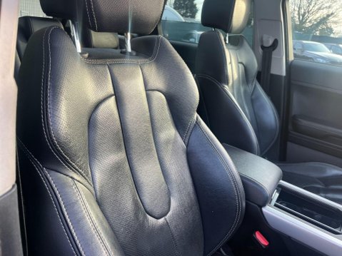 Land Rover Range Rover Evoque 2.2 SD4 Dynamic Auto 4WD Euro 5 (s/s) 5dr 44