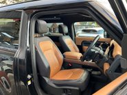 Land Rover Defender X MHEV 36