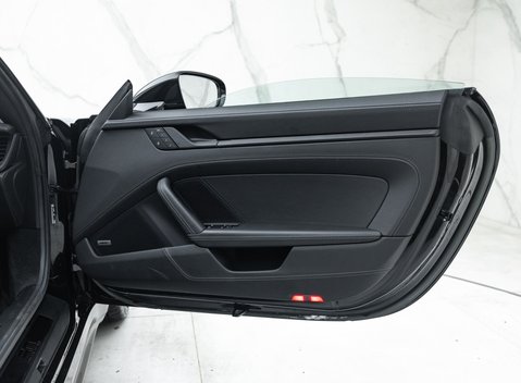 Porsche 911 Targa (992) 50 Years Porsche Design Edition 31