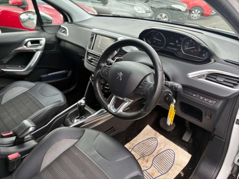 Peugeot 2008 1.6 e-HDi Allure SUV 5dr Diesel EGC Euro 5 (s/s) (92 ps) 9