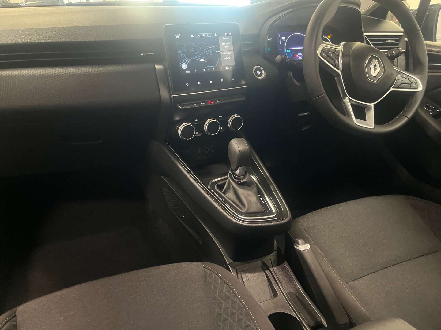 2023 Renault Clio — image 43
