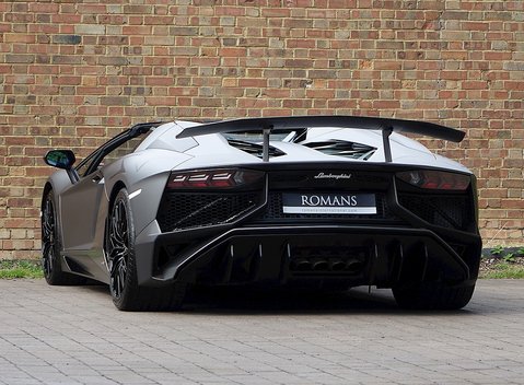 Lamborghini Aventador SV LP750-4 Roadster 7
