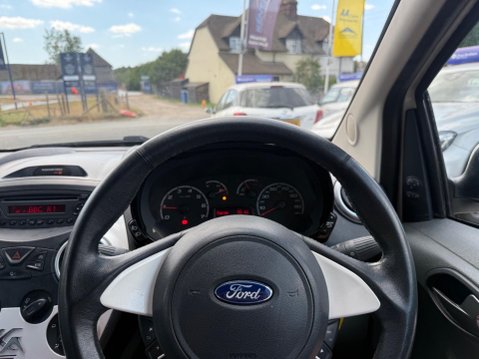 Ford Ka 1.2 Zetec Euro 5 (s/s) 3dr 11