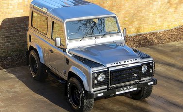Land Rover Defender 90 XS 3