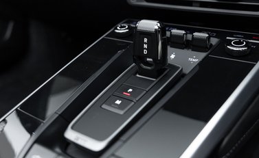 Porsche 911 Turbo S Cabriolet (992) 33