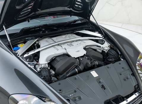 Aston Martin V12 Vantage ROADSTER 58