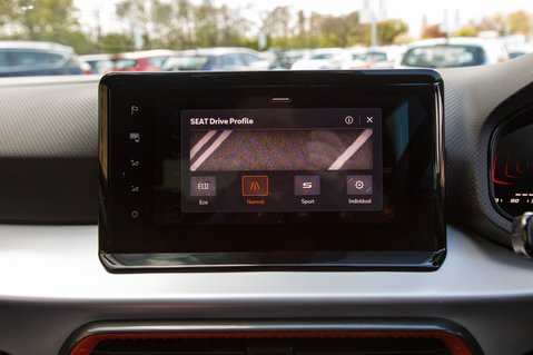 SEAT Arona ECOTSI FR 33