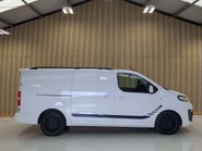 Vauxhall Vivaro 1.5 Vivaro 2900 Sportive S/S 15