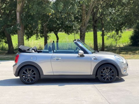 Mini Convertible 1.5 Cooper 2dr 16