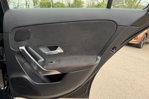 Mercedes-Benz A Class A 180 D AMG LINE PREMIUM PLUS - PAN ROOF -ELECTRIC SEATS 36