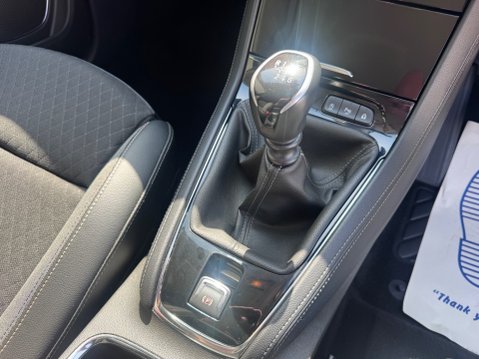 Vauxhall Grandland X SRI NAV 17