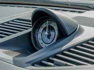 Porsche 911 Carrera 4 GTS PDK 15