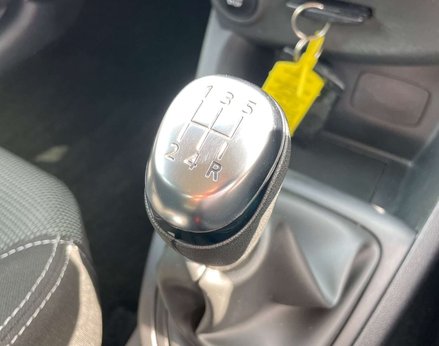 Renault Clio 1.1 Clio Play 5dr 33