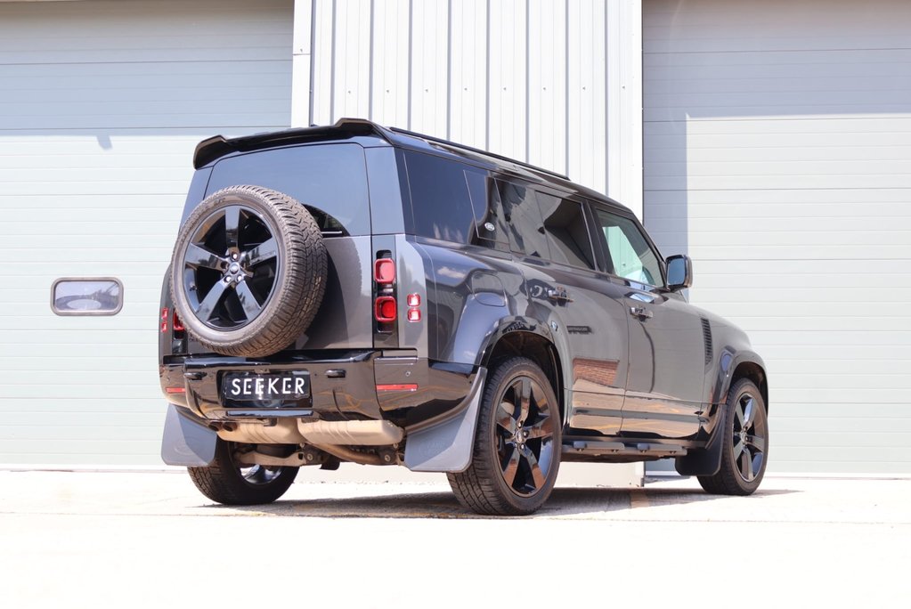 Land Rover Defender 110 2023 D300 HARD TOP X-DYNAMIC  6