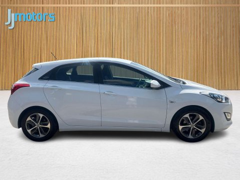 Hyundai i30 1.4 Blue Drive SE Hatchback 5dr Petrol Manual Euro 6 (s/s) (100 ps) 8