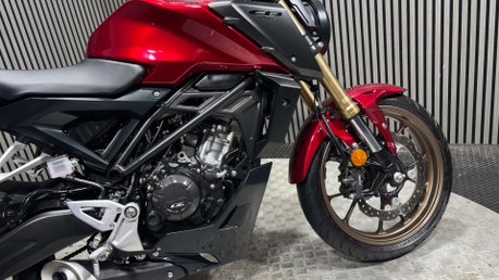 Honda CB 2024 ONLY 3K EXCELLENT CONDITION WARRANTY 125CC 13