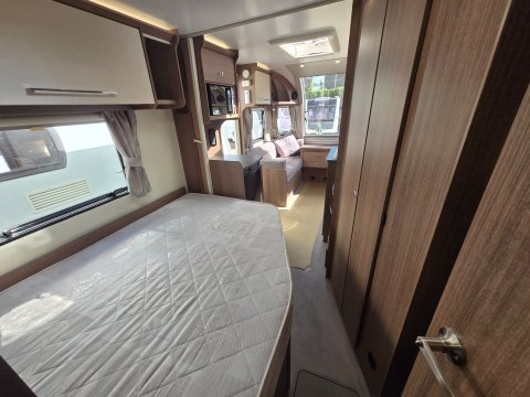 Bailey Phoenix 440  8
