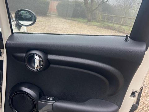 Mini Hatch 1.5 Cooper Euro 6 (s/s) 5dr 33