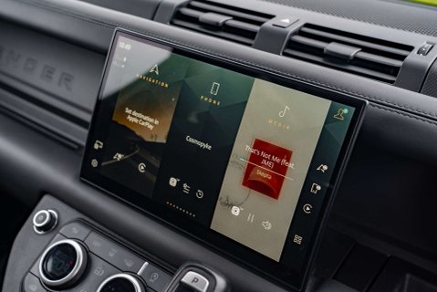 Land Rover Defender V8 Carpathian Edition 16