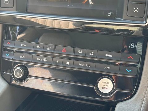 Jaguar F-Pace PORTFOLIO AWD 23