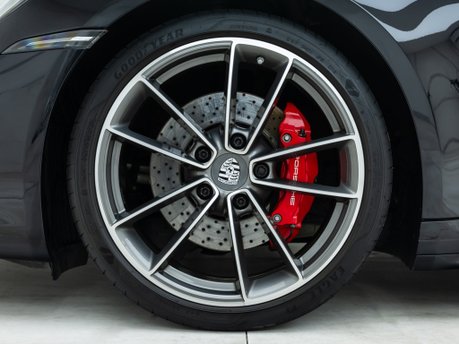 Porsche 911 Carrera 4S (992) 