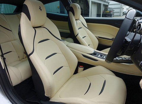 Ferrari GTC4 Lusso 17