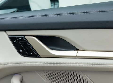 Porsche Taycan 4S Cross Turismo 26