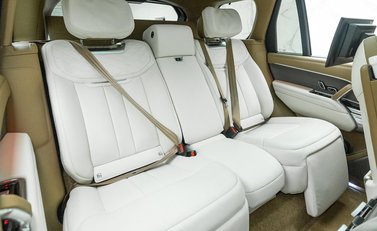 Land Rover Range Rover P530 SV 12