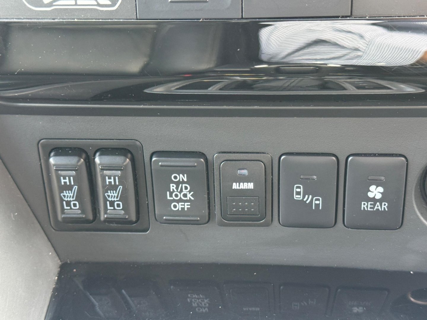 2021 Mitsubishi Shogun Sport — image 18