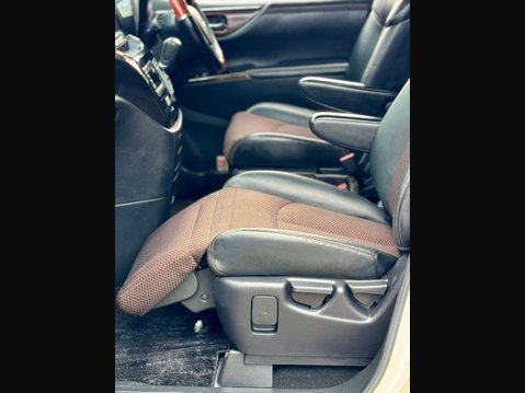 Nissan Elgrand Highway Star 10