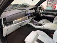 BMW X5 M 4.4i V8 Competition SUV 5dr Petrol Auto xDrive Euro 6 (s/s) (625 ps) 37