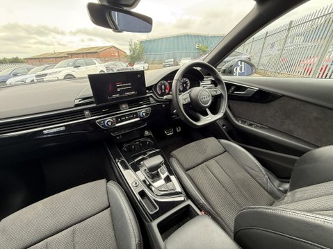 Audi A4 2.0 TDI 40 Black Edition Estate 5dr Diesel S Tronic quattro Euro 6 (s/s) (1 29