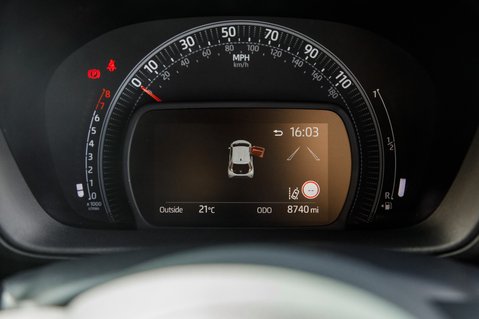 Toyota Aygo X VVT-I EDGE 10