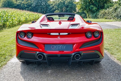 Ferrari F8 SPIDER 21