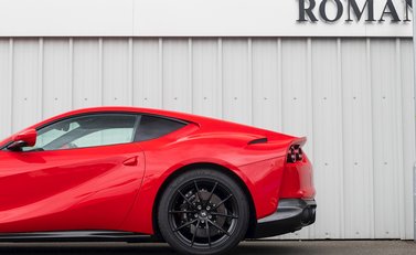 Ferrari 812 Superfast 33