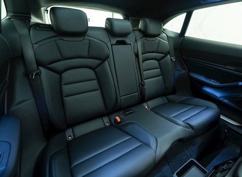 Porsche Taycan 4S Sport Turismo 12