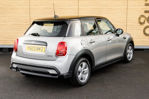 Mini Hatch COOPER CLASSIC 2
