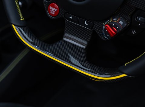 Ferrari F8 SPIDER 27