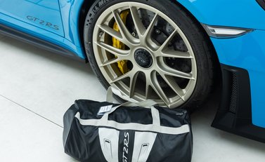Porsche 911 GT2 RS Weissach (991) 50