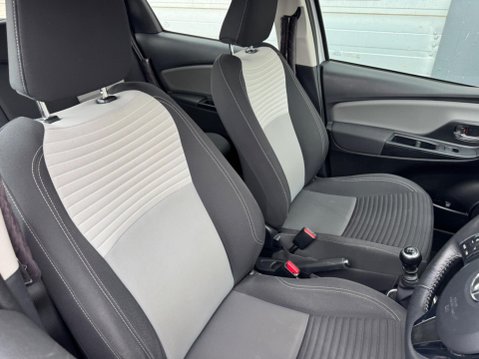 Toyota Yaris 1.5 VVT-i Icon Tech Euro 6 5dr 9