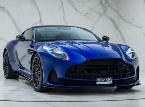 Aston Martin DB12 V8 9