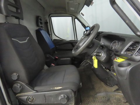 Iveco Daily 2.3D HPI 12V 35S 3520 MWB H1 Euro 6 (s/s) 5dr 6