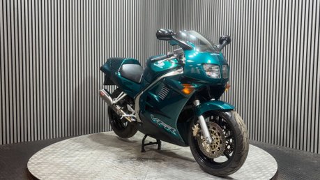 Honda VFR 1997 ONLY 15K GREAT LOOKING LIGHT PROJECT BIKE CLASSIC TOURER 750CC 3