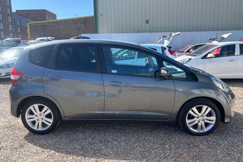 Honda Jazz I-VTEC ES PLUS.. AUTOMATIC.. 8 SERVICES.. LOOK ONLY 33K MILES.. BEST COLOUR 24